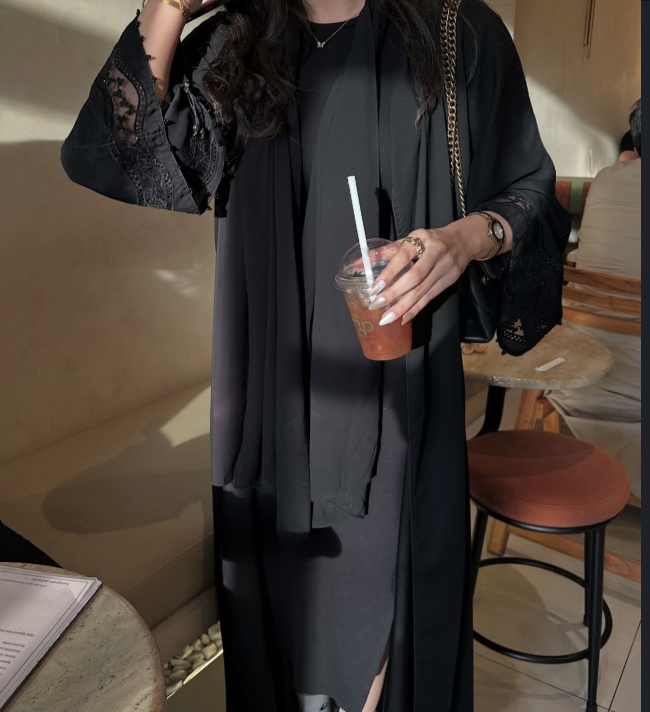 All Black - Details in the Sleeves