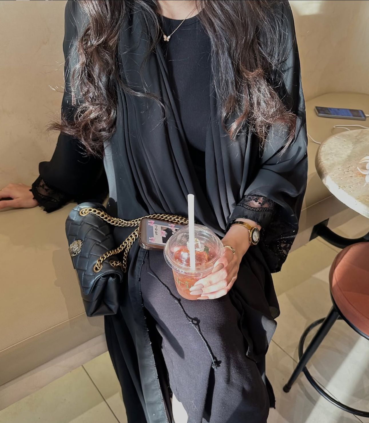 All Black - Details in the Sleeves